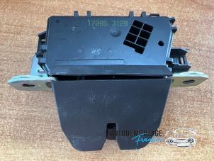 Used Tailgate lock mechanism Opel Zafira (M75) 1.7 CDTi 16V Price on request offered by Franken Autodemontage B.V.