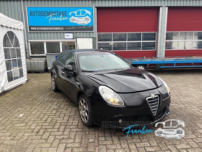 Begagnade Dynamo Alfa Romeo Giulietta (940) 1.6 JTDm 16V Pris på förfrågan erbjuds av Franken Autodemontage B.V.
