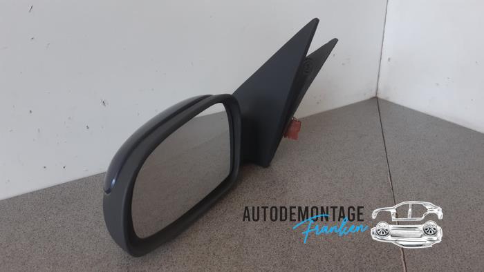 Wing mirror, left from a Citroën Saxo 1.5 D 2000