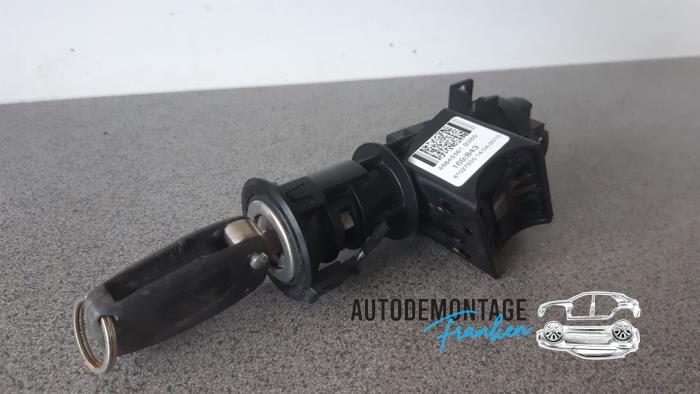 Używane Stacyjka + Kluczyk Fiat Panda (169) 1.2, Classic Cena € 45,00 Procedura marży oferowane przez Franken Autodemontage B.V.