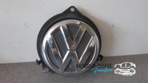Używane Uchwyt tylnej klapy Volkswagen Golf VI (5K1) 1.6 TDI 16V Cena na żądanie oferowane przez Franken Autodemontage B.V.
