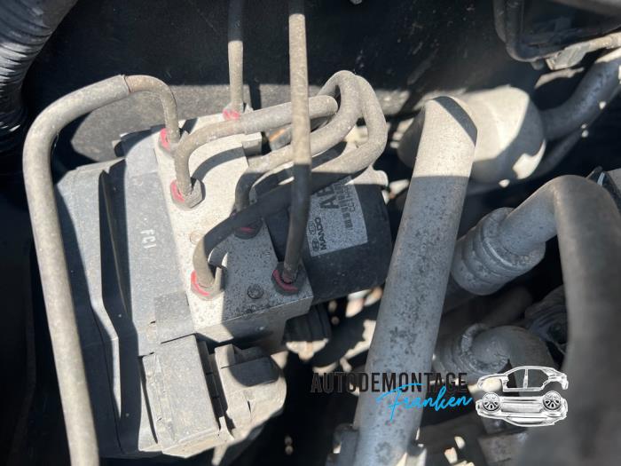 Używane Pompa ABS Hyundai Accent 1.4i 16V Cena na żądanie oferowane przez Franken Autodemontage B.V.