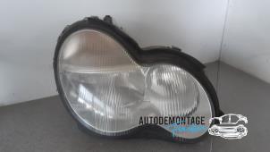 Used Headlight, right Mercedes C (W203) 2.0 C-180 16V Price on request offered by Franken Autodemontage B.V.