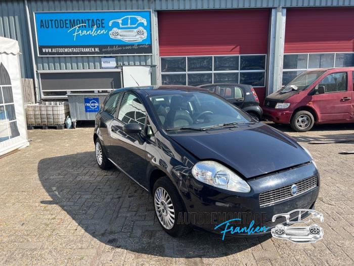 Usados Subchasis Fiat Grande Punto (199) 1.2 Precio de solicitud ofrecido por Franken Autodemontage B.V.