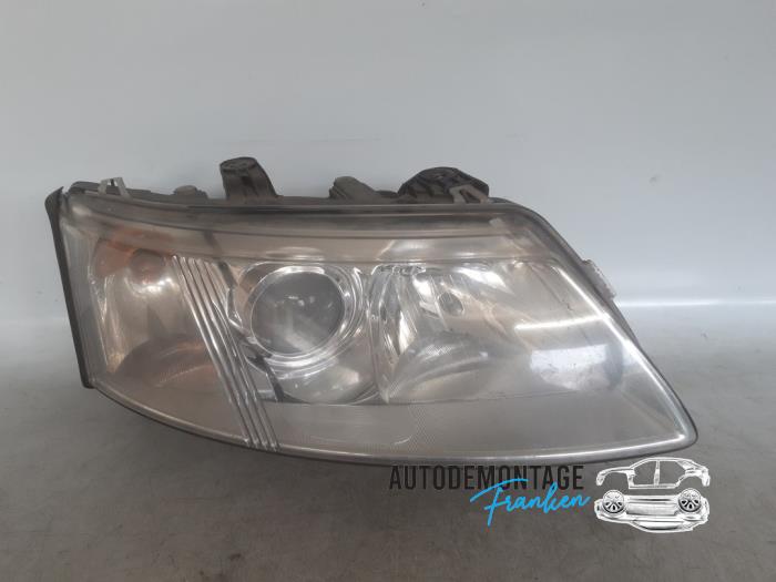 Używane Reflektor prawy Saab 9-3 II (YS3F) 1.9 TiD 16V Cena € 70,00 Procedura marży oferowane przez Franken Autodemontage B.V.