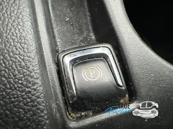 Gebrauchte Handbremse Schalter Opel Astra J (PC6/PD6/PE6/PF6) 1.3 CDTI 16V EcoFlex Preis auf Anfrage angeboten von Franken Autodemontage B.V.
