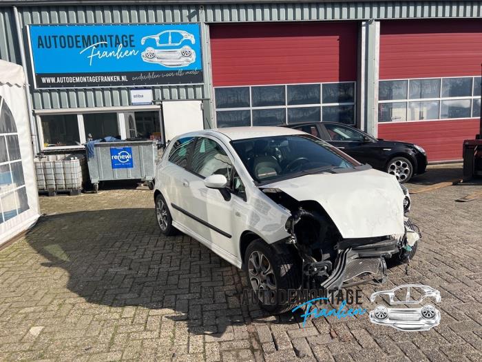 Gebrauchte Dynamo Fiat Punto Evo (199) 1.4 16V MultiAir Start&Stop Preis auf Anfrage angeboten von Franken Autodemontage B.V.