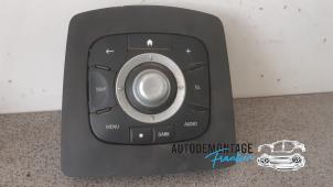 Used Multi-media control unit Renault Grand Scénic III (JZ) 1.5 dCi 110 Price on request offered by Franken Autodemontage B.V.