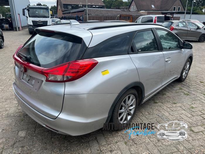 Front wing, right from a Honda Civic Tourer (FK) 1.6 i-DTEC Advanced 16V 2015