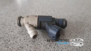 Used Injector (petrol injection) Volkswagen New Beetle (1Y7) 2.0 Price on request offered by Franken Autodemontage B.V.