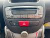 Radio CD player from a Citroen C1, 2005 / 2014 1.0 12V, Hatchback, Petrol, 998cc, 50kW (68pk), FWD, 1KRFE; CFB, 2005-06 / 2014-09, PMCFA; PMCFB; PNCFA; PNCFB 2007