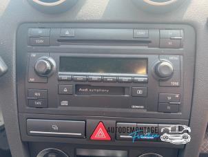 Usados Reproductor de CD y radio Audi A3 Sportback (8PA) 3.2 V6 24V Quattro Precio de solicitud ofrecido por Franken Autodemontage B.V.