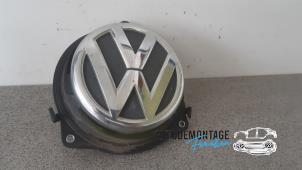 Używane Uchwyt tylnej klapy Volkswagen Golf VI (5K1) 1.6 TDI 16V Cena na żądanie oferowane przez Franken Autodemontage B.V.