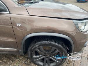 Used Front wing, right Volkswagen Tiguan (5N1/2) 2.0 TSI 16V 4Motion Price on request offered by Franken Autodemontage B.V.