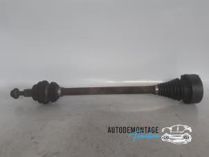 Begagnade Drivaxel, vänster bak Volkswagen Tiguan (5N1/2) 2.0 TSI 16V 4Motion Pris € 50,00 Marginaltabell erbjuds av Franken Autodemontage B.V.