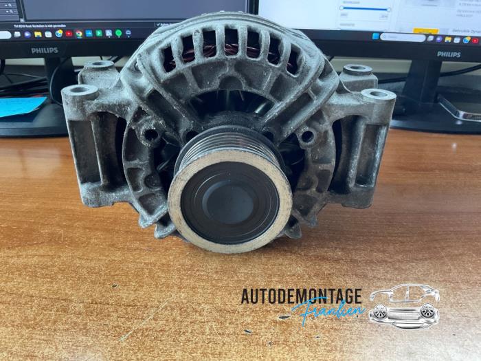 Dynamo van een Volkswagen Tiguan (5N1/2) 2.0 TSI 16V 4Motion 2011
