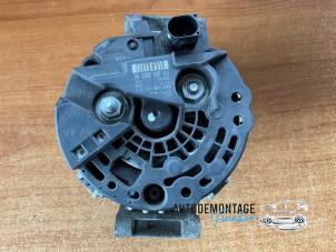 Dynamo van een Volkswagen Tiguan (5N1/2) 2.0 TSI 16V 4Motion 2011