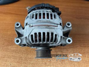 Dynamo van een Volkswagen Tiguan (5N1/2) 2.0 TSI 16V 4Motion 2011