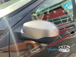 Used Wing mirror, left Renault Clio III Estate/Grandtour (KR) 1.2 16V 75 Price on request offered by Franken Autodemontage B.V.