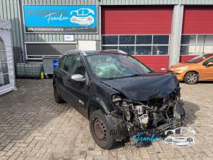 Used Front drive shaft, right Renault Clio III Estate/Grandtour (KR) 1.2 16V 75 Price on request offered by Franken Autodemontage B.V.
