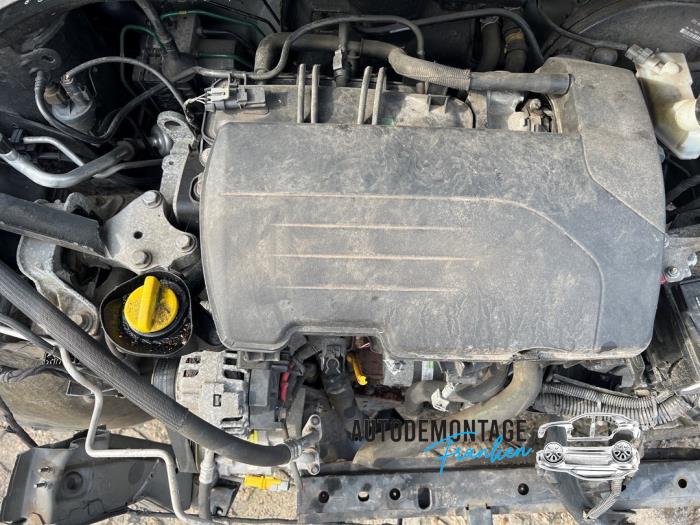 Motor de un Renault Clio III Estate/Grandtour (KR) 1.2 16V 75 2011
