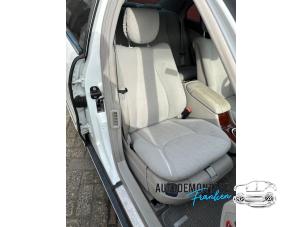 Used Seat, right Mercedes S (W220) 3.2 S-320 18V Price on request offered by Franken Autodemontage B.V.