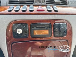 Gebrauchte Radio/Cassette Mercedes S (W220) 3.2 S-320 18V Preis auf Anfrage angeboten von Franken Autodemontage B.V.