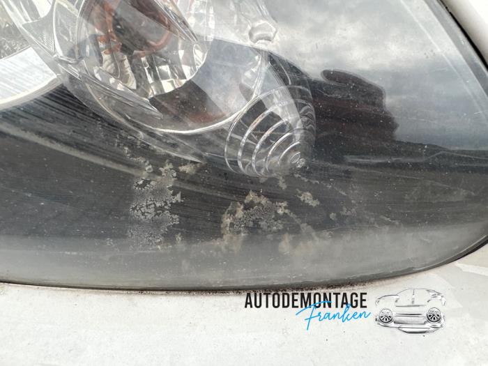 Headlight, right from a Toyota Aygo (B10) 1.0 12V VVT-i 2014
