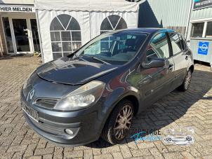 Used Knuckle, front left Renault Clio III (BR/CR) 1.2 16V TCe 100 Price on request offered by Franken Autodemontage B.V.