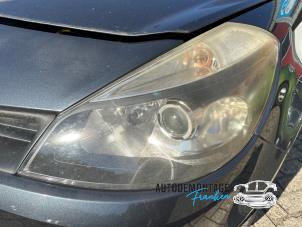 Used Headlight, left Renault Clio III (BR/CR) 1.2 16V TCe 100 Price on request offered by Franken Autodemontage B.V.