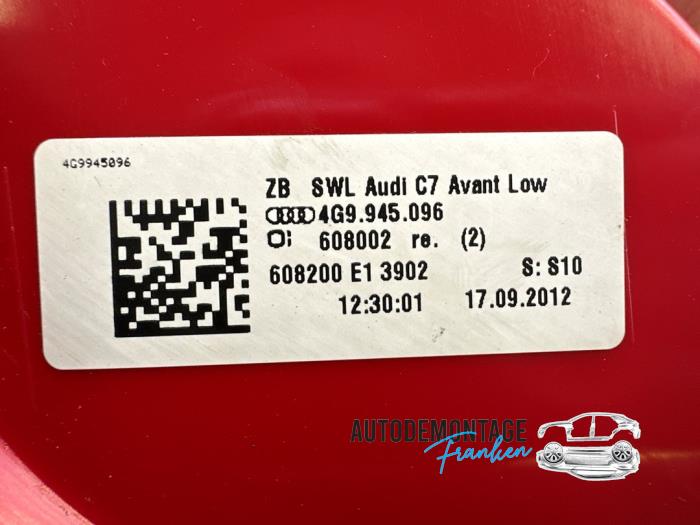 Taillight, right from a Audi A6 Avant (C7) 2.0 TDI 16V 2012
