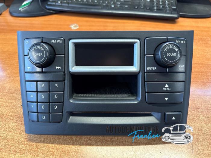 Używane Panel obslugi radia Volvo XC90 I 2.4 D5 20V Cena € 100,00 Procedura marży oferowane przez Franken Autodemontage B.V.