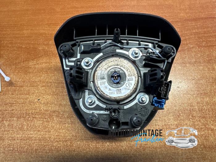 Left airbag (steering wheel) from a Peugeot 208 I (CA/CC/CK/CL) 1.2 Vti 12V PureTech 82 2015