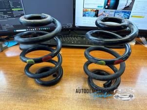 Used Front spring screw Renault Master III (JD/ND/PD) 2.5 dCi 16V 100 Price on request offered by Franken Autodemontage B.V.