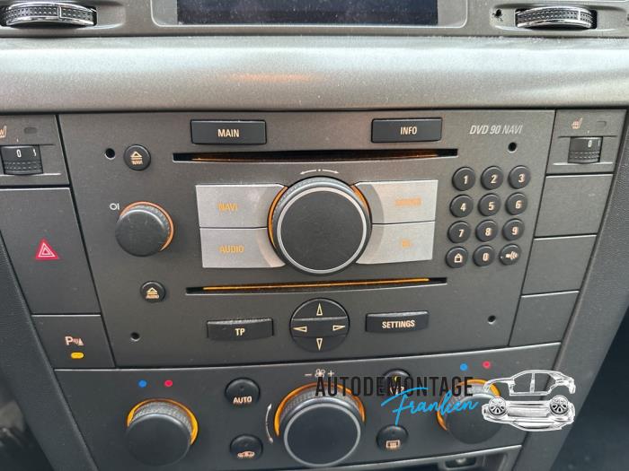 Radioodtwarzacz CD z Opel Vectra C Caravan 2.2 DIG 16V 2008