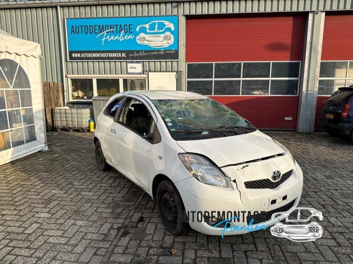 Usados Subchasis Toyota Yaris II (P9) 1.4 D-4D Precio de solicitud ofrecido por Franken Autodemontage B.V.