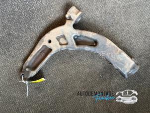 Used Front wishbone, right Volkswagen Transporter T5 2.0 TDI DRF Price on request offered by Franken Autodemontage B.V.