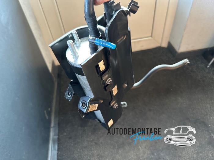 Begagnade Bränslefilterhus Volkswagen Transporter T5 2.0 TDI DRF Pris € 35,00 Marginaltabell erbjuds av Franken Autodemontage B.V.