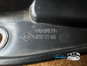 Ölkappe van een Mercedes-Benz A (W176) 1.5 A-180 CDI, A-180d 16V 2018