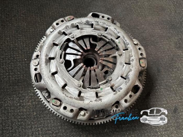 Used Clutch kit (complete) Mercedes A (W176) 1.5 A-180 CDI, A-180d 16V Price € 250,00 Margin scheme offered by Franken Autodemontage B.V.