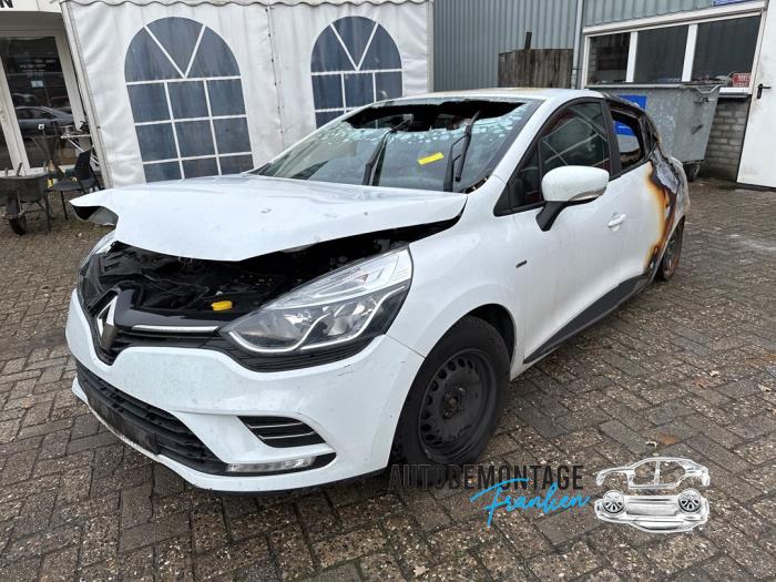 Knuckle, front left from a Renault Clio IV (5R) 1.5 Energy dCi 90 FAP 2019