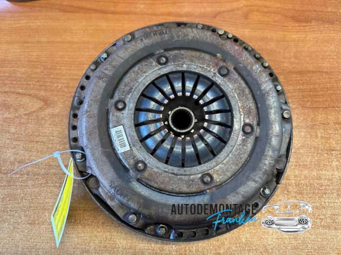 Usagé Kit embrayage (complet) Opel Zafira Tourer (P12) 2.0 CDTI 16V 165 Ecotec Prix € 150,00 Règlement à la marge proposé par Franken Autodemontage B.V.