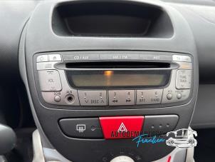 Używane Radioodtwarzacz CD Peugeot 107 1.0 12V Cena na żądanie oferowane przez Franken Autodemontage B.V.