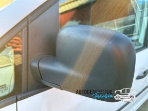 Gebrauchte Außenspiegel links Volkswagen Caddy III (2KA,2KH,2CA,2CH) 1.6 TDI 16V Preis auf Anfrage angeboten von Franken Autodemontage B.V.