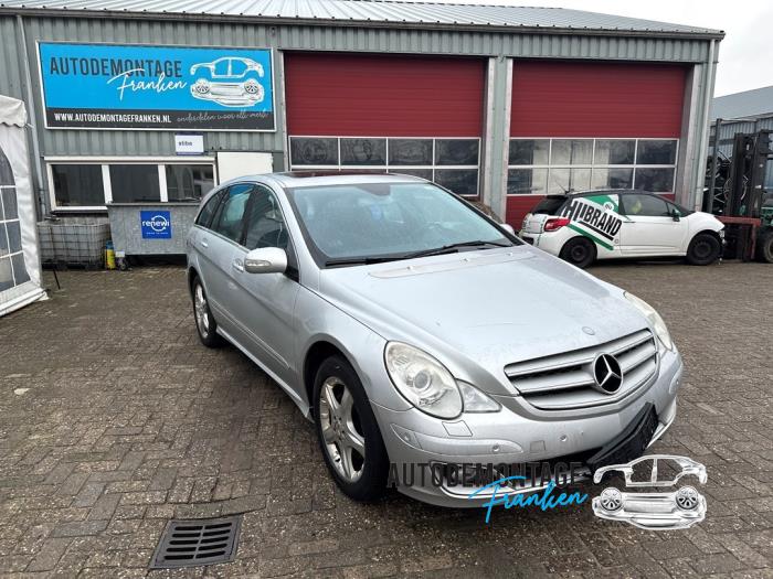 Begagnade Dynamo Mercedes R (W251) 3.0 320 CDI 24V 4-Matic Pris på förfrågan erbjuds av Franken Autodemontage B.V.