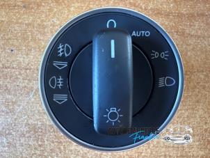 Used Light switch Audi A8 (D3) 6.0 W12 48V Lang Quattro Price on request offered by Franken Autodemontage B.V.