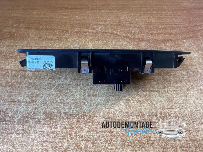 Electric window switch from a BMW 3 serie Touring (F31) 320d 2.0 16V 2013