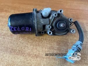 Used Front wiper motor Iveco New Daily IV 29L12V, 29L12V/P Price on request offered by Franken Autodemontage B.V.