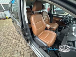 Used Seat, right Volkswagen Touran (1T3) 1.2 TSI Price on request offered by Franken Autodemontage B.V.