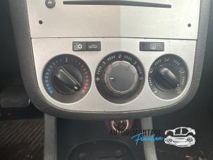 Usados Panel de control de calefacción Opel Corsa D 1.2 16V Precio de solicitud ofrecido por Franken Autodemontage B.V.